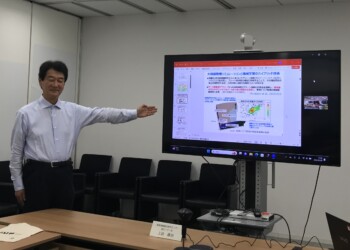 国の研究所を訪問し、人工知能の研究者と人工知能の一つであるChatGPTについて意見を交換。日本に立脚した日本語での人工知能(大規模言語モデル)の必要性を強く意識しました。